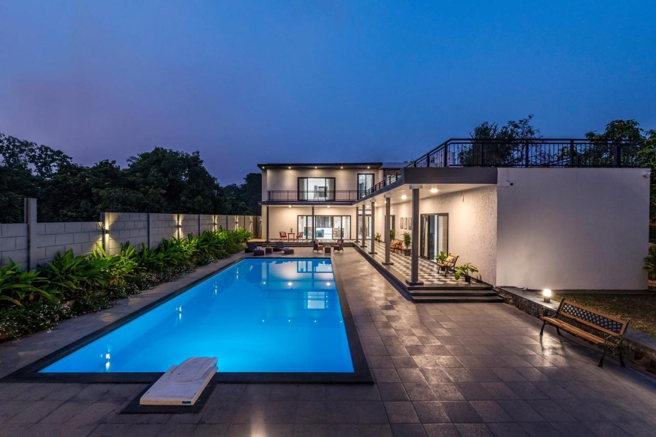 Saffronstays Mayfair Gardens 4 Bedroom Petfriendly Pool Villa Alibag Bagian luar foto