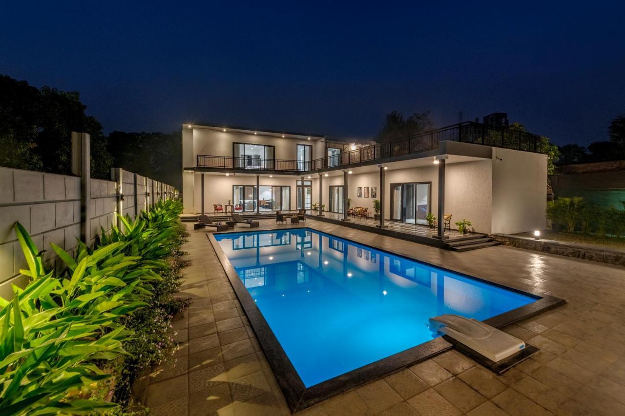 Saffronstays Mayfair Gardens 4 Bedroom Petfriendly Pool Villa Alibag Bagian luar foto