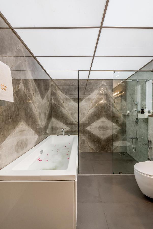Saffronstays Mayfair Gardens 4 Bedroom Petfriendly Pool Villa Alibag Bagian luar foto