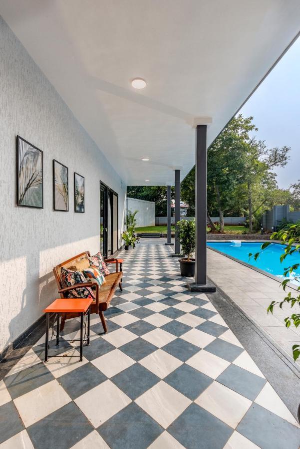 Saffronstays Mayfair Gardens 4 Bedroom Petfriendly Pool Villa Alibag Bagian luar foto